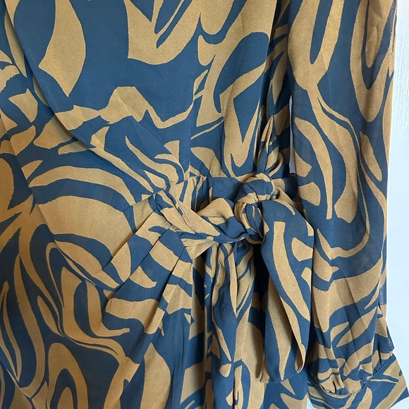 Lexbreezy Hawaiian long sleeve wrap dress - Picture 6 of 6